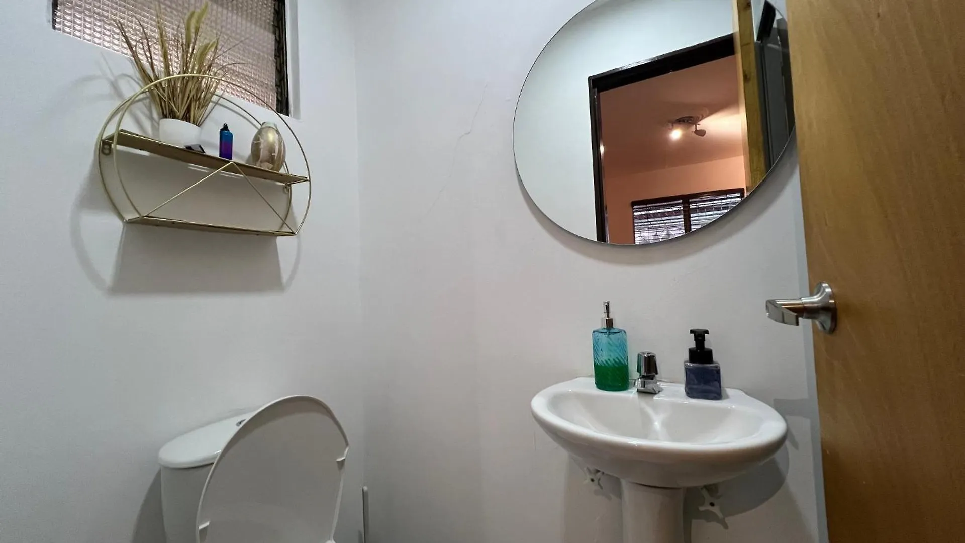 Estadio House Atelier Medellin Homestay